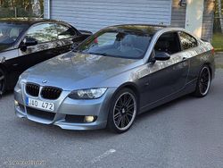 Grå Begagnad 2009 BMW 330 Comfort Edition Sportkupé | 160 000 kr (Dyr)
