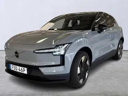Grå Begagnad 2024 Volvo EX30 Plus SUV | 344 500 kr