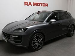 Grå Begagnad 2024 Porsche Cayenne Sport SUV | 1 349 800 kr (Dyr)