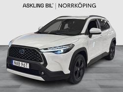 Vit Begagnad 2022 Toyota Corolla Cross Style SUV | 334 000 kr (Marknadspris)