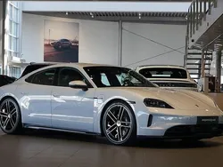 Ljusröd Ny 2024 Porsche Taycan Sedan | 1 339 400 kr
