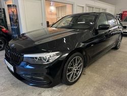 Svart Begagnad 2017 BMW 520 Sport Line Sedan | 284 900 kr (Marknadspris)