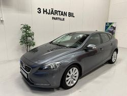 Grå Begagnad 2014 Volvo V40 Kinetic Halvkombi | 89 900 kr (Marknadspris)