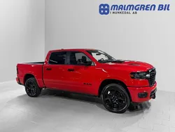 Röd (flame red ) Ny 2025 Dodge Ram Pickup | 1 175 000 kr (Marknadspris)