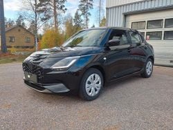 Svart Ny 2024 Suzuki Swift Halvkombi | 208 900 kr (Marknadspris)
