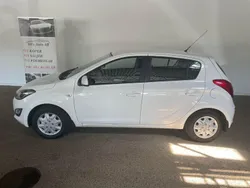 Vit Begagnad 2014 Hyundai i20 Halvkombi | 64 900 kr (Marknadspris)