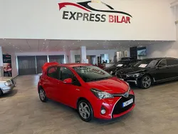 Röd Begagnad 2014 Toyota Yaris Hybrid Active Halvkombi | 129 000 kr (Lite dyr)