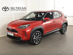 Röd Begagnad 2022 Toyota Yaris Cross Active SUV | 274 900 kr (Marknadspris)