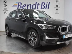 Svart Begagnad 2022 BMW X1 xLine SUV | 314 500 kr (Marknadspris)