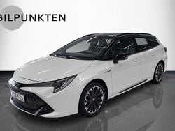 Vitmetallic/svart tak Begagnad 2020 Toyota Corolla Sport Kombi | 249 900 kr (Superpris)