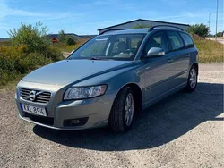 Blå Begagnad 2011 Volvo V50 Momentum Kombi | 48 000 kr (Marknadspris)