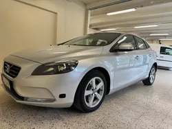 Silver Begagnad 2015 Volvo V40 Kinetic Kombi | 139 900 kr (Marknadspris)