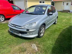 Grå Begagnad 2005 Peugeot 206 Sport Halvkombi | 16 500 kr (Dyr)
