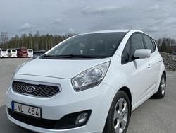 Vit Begagnad 2010 Kia Venga Halvkombi | 32 999 kr (Dyr)