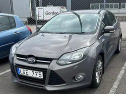 Brun Begagnad 2012 Ford Focus Titanium Halvkombi | 29 000 kr (Superpris)