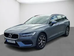 Grå Begagnad 2020 Volvo V60 Momentum Kombi | 224 500 kr (Marknadspris)