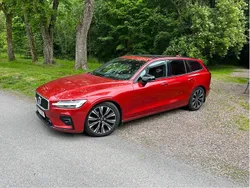 Röd Begagnad 2020 Volvo V60 R-Design Kombi | 295 000 kr (Bra pris)