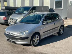 Ljusgrå Begagnad 2001 Peugeot 206 Halvkombi | 19 900 kr (Lite dyr)