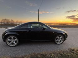 Svart Begagnad 2000 Audi TT Sportkupé | 66 000 kr (Marknadspris)