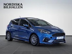 Blå Begagnad 2018 Ford Fiesta ST Halvkombi | 169 795 kr (Lite dyr)