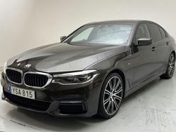 Mörkbrun Begagnad 2019 BMW 530 M Sport Sedan | 354 800 kr (Marknadspris)