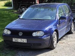 Blå Begagnad 2003 VW Golf IV Halvkombi | 18 000 kr (Marknadspris)