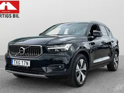 Svart Begagnad 2021 Volvo XC40 Momentum SUV | 299 900 kr (Bra pris)