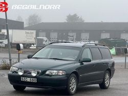 Mörkgrön (grön) Begagnad 2002 Volvo V70 Kombi | 49 800 kr (Dyr)