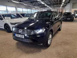 Svart Begagnad 2017 VW Touareg SUV | 229 000 kr (Marknadspris)