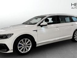 Vit (white) Begagnad 2021 VW Passat GTE Kombi | 239 900 kr (Marknadspris)