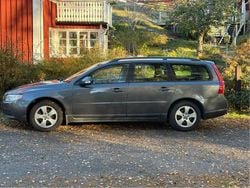 Grå Begagnad 2009 Volvo V70 Kinetic Kombi | 37 500 kr (Bra pris)