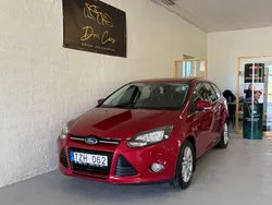 Röd Begagnad 2013 Ford Focus Titanium Kombi | 39 900 kr (Bra pris)