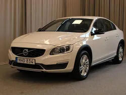 Vit Begagnad 2017 Volvo S60 CC Momentum Sedan | 229 900 kr (Marknadspris)