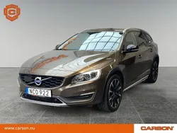 Brun Begagnad 2016 Volvo V60 CC Summum Kombi | 199 900 kr (Lite dyr)