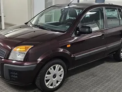 Röd Begagnad 2010 Ford Fusion Style Halvkombi | 79 900 kr