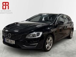 Svart Begagnad 2016 Volvo V60 Momentum Kombi | 219 900 kr (Dyr)