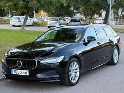Svart Begagnad 2019 Volvo V90 Momentum Kombi | 149 000 kr (Marknadspris)