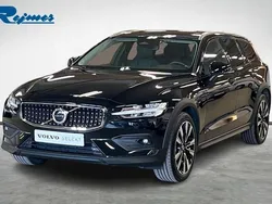 Svart Begagnad 2023 Volvo V60 CC Plus Kombi | 439 900 kr (Bra pris)