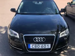 Svart Begagnad 2011 Audi A3 Sportback Attraction Halvkombi | 69 900 kr (Marknadspris)