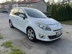 Vit Begagnad 2010 Renault Grand Scénic III Minibuss | 48 000 kr (Lite dyr)