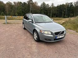 Blå Begagnad 2010 Volvo V50 Momentum Kombi | 55 000 kr (Marknadspris)