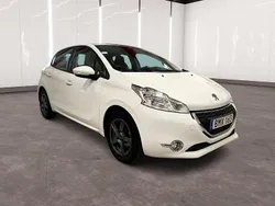 Vit Begagnad 2014 Peugeot 208 Halvkombi | 59 900 kr (Marknadspris)