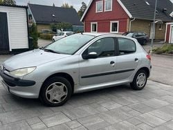 Grå Begagnad 2003 Peugeot 206 Halvkombi | 17 500 kr (Bra pris)
