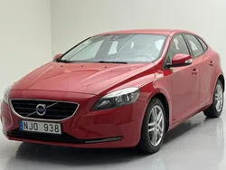 Röd Begagnad 2014 Volvo V40 Kinetic Kombi | 110 000 kr (Marknadspris)