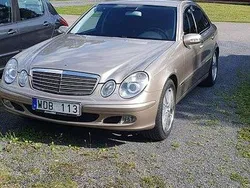 Brun Begagnad 2005 Mercedes E200 Sedan | 45 000 kr (Marknadspris)