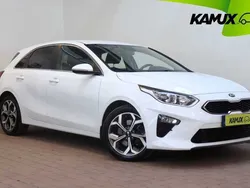 Vit Begagnad 2019 Kia Ceed Plus Halvkombi | 164 900 kr (Superpris)