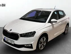 Vit Begagnad 2023 Skoda Fabia Style Halvkombi | 221 900 kr (Marknadspris)