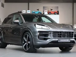 Grå Ny 2025 Porsche Cayenne SUV | 1 580 100 kr (Marknadspris)