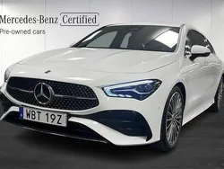 Vit Begagnad 2024 Mercedes CLA200 Shooting Brake AMG Kombi | 379 000 kr (Marknadspris)