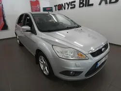 Grå Begagnad 2009 Ford Focus Trend Halvkombi | 27 499 kr